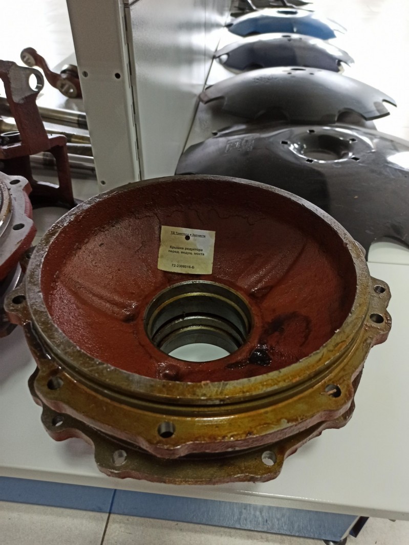 Крышка редуктора перед. ведущ. моста — 1