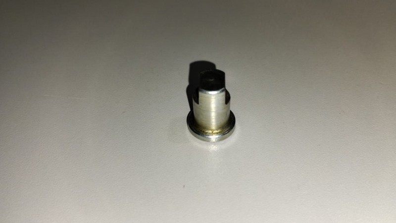 Стопор крышки механизма переключения передач — 1