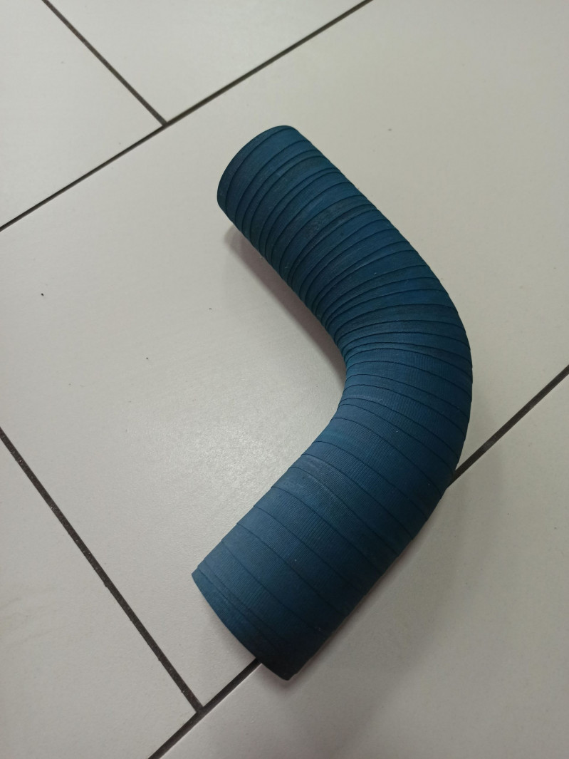 Патрубок радиатора нижний МТЗ-82 (синий) — 2