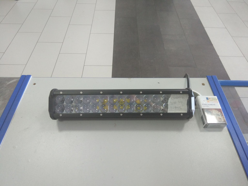 Балка светодиодная CH019В 90W 4D 30 диодов по 3W(выпуклая линза)(габаритные размеры)65*80*368мм — 2