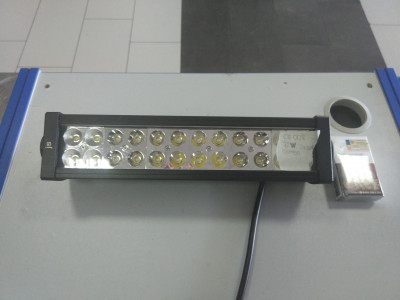 Балка светодиодная CH008 72W COMBO 24 диода по 3W(габаритные размеры 83*82*115*415мм)