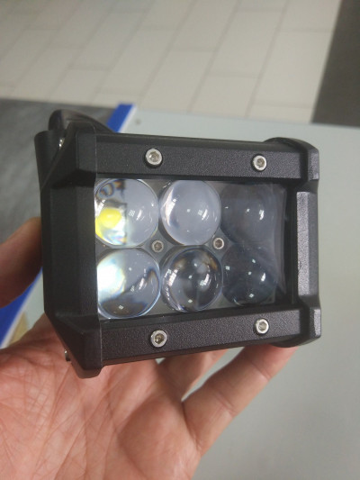 Фара светодиодная CH019В 18W 4D 6 диодов по 3W (выпуклая линза)(габаритные размеры)65*80*96мм